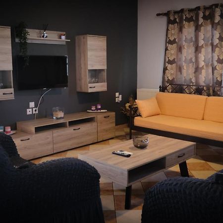 Vretti'S Apartment Fratsia Bagian luar foto