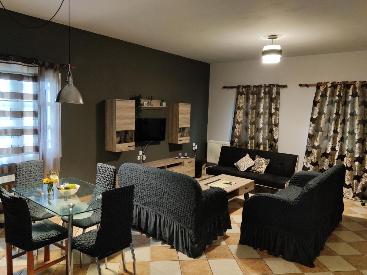 Vretti'S Apartment Fratsia Bagian luar foto
