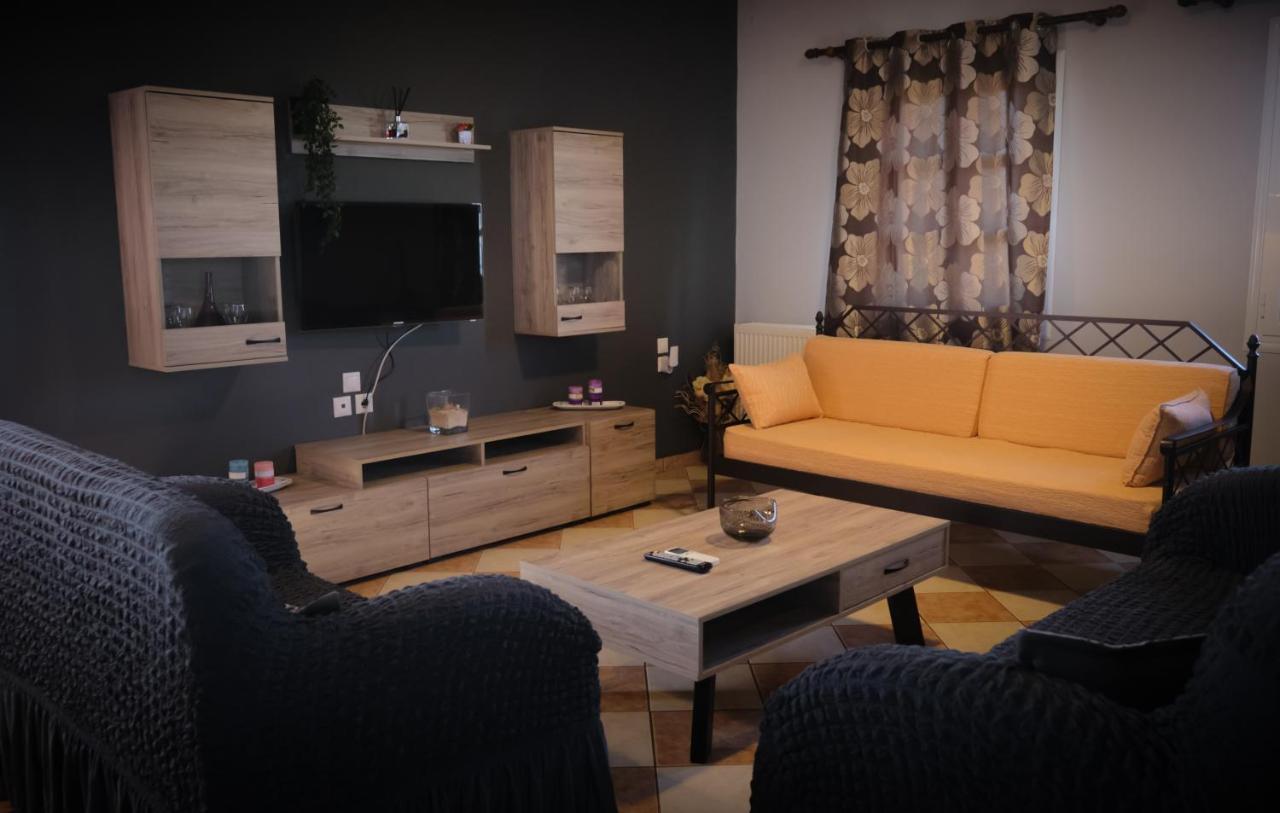 Vretti'S Apartment Fratsia Bagian luar foto